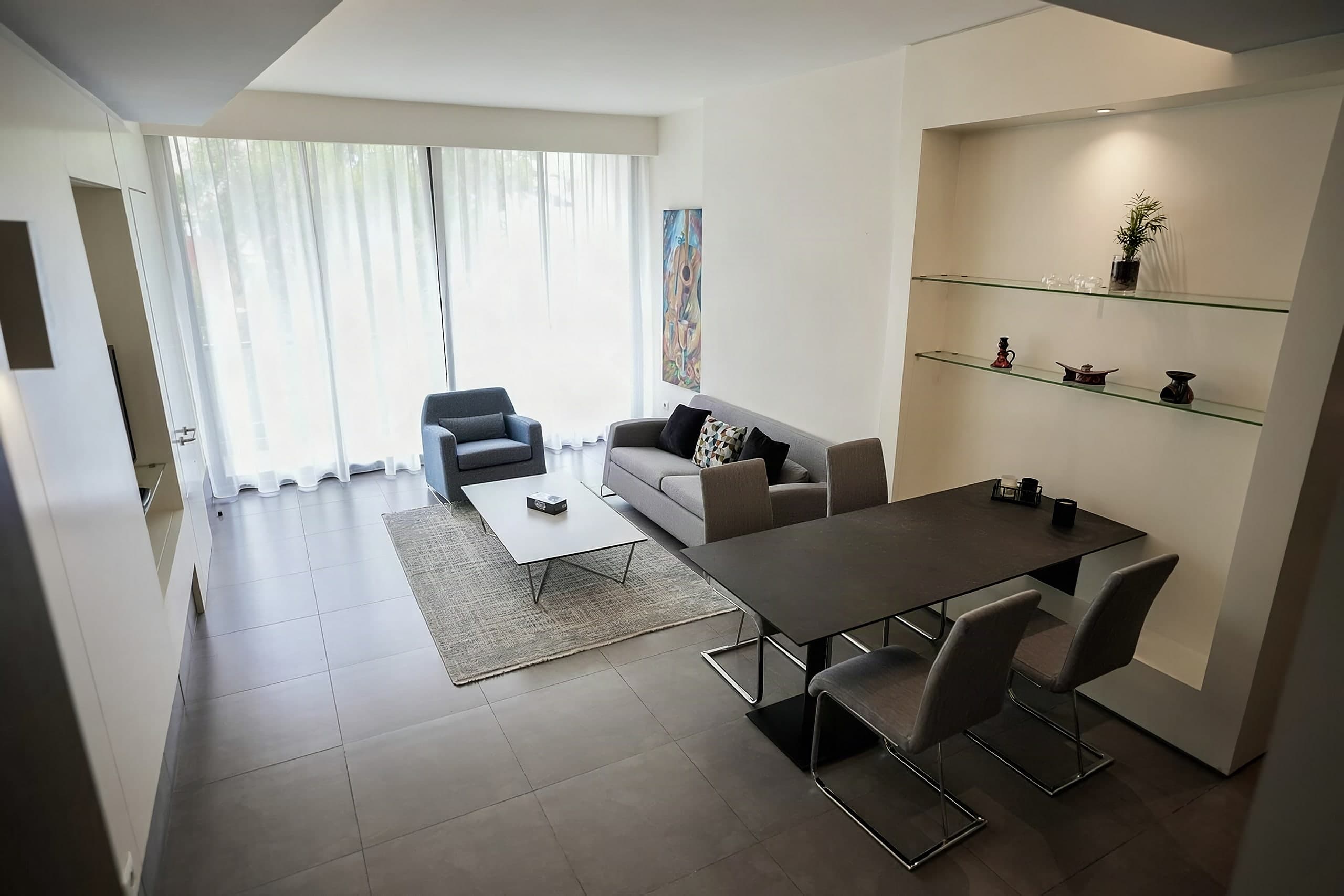 Spacious Serviced One-Bedroom