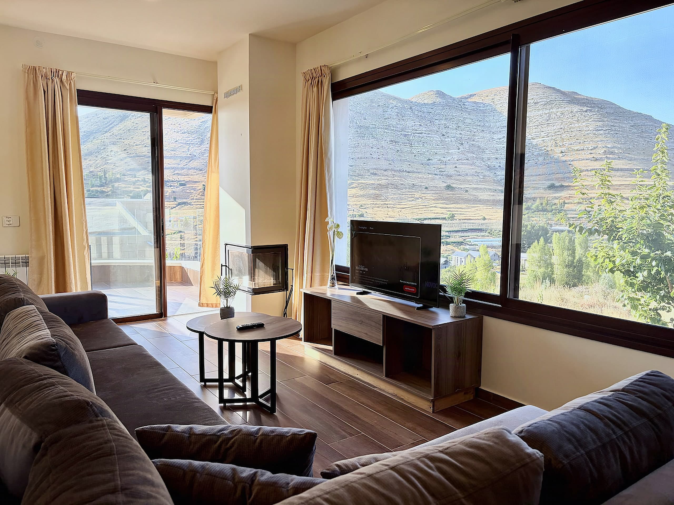 Mountain Flat with Fireplace